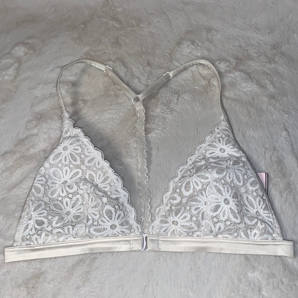 Medium Victoria’s Secret triangle lace daisy Racerback bralette - Picture 1 of 3